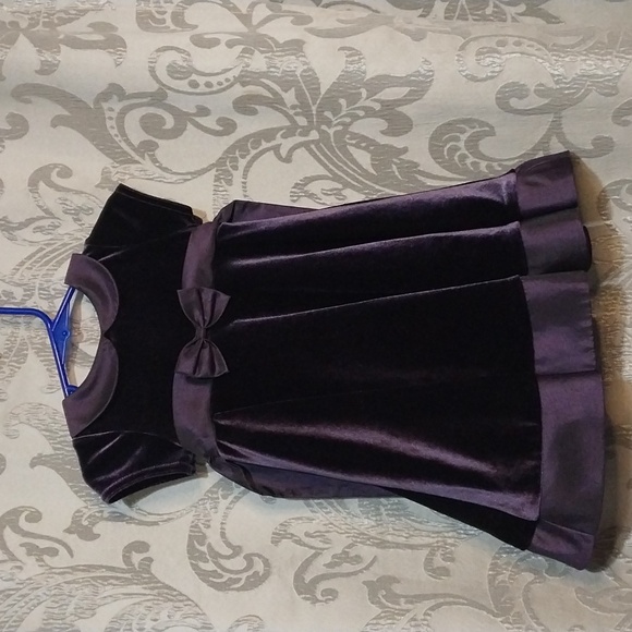 18 Mos Baby Girls Purple Velvet Dress by Ofphiladelphia Goodlad - Picture 1 of 5